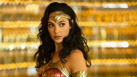 Gal Gadot Wonder Woman 1984 Salary Is 10 Million Over 30x First Film Indiewire