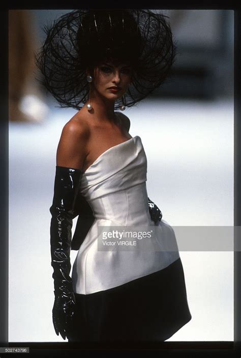 Linda Evangelista Walks The Runway During The Chanel Haute Couture