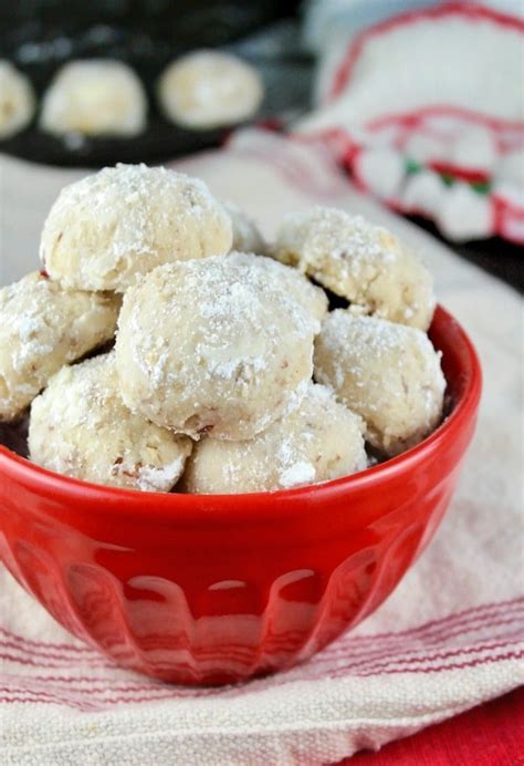 Place on an unprepared cookie sheet and bake for 15 to 20 minutes in the preheated oven. Christmas Cookie Recipe From Mexico : Sugar Free Mexican Wedding Cookies The Sugar Free Diva ...