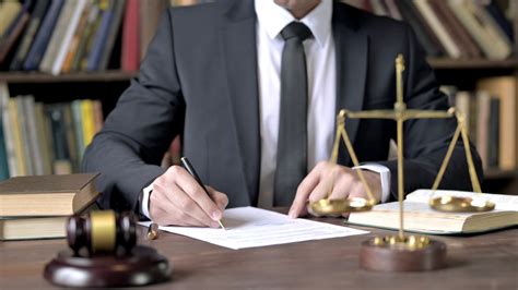 Difference Between Corporate Lawyers And Trial Lawyers Blog