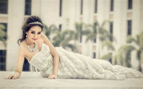 Hd Amazing Bride Lying On The Floor Wallpaper Download Free 149178