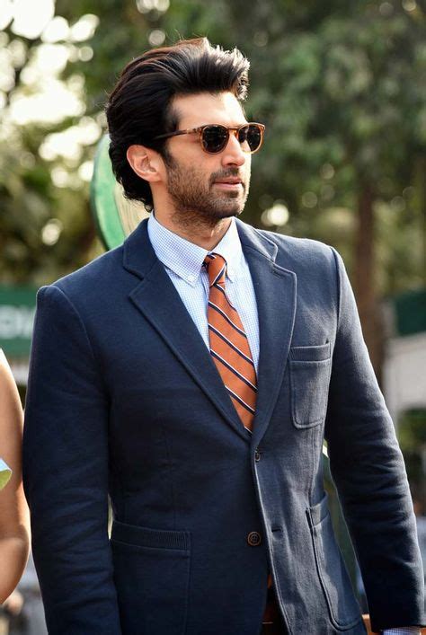 Aditya Roy Kapur Looks All Dapper In A Suit At The Mid Day Trophy