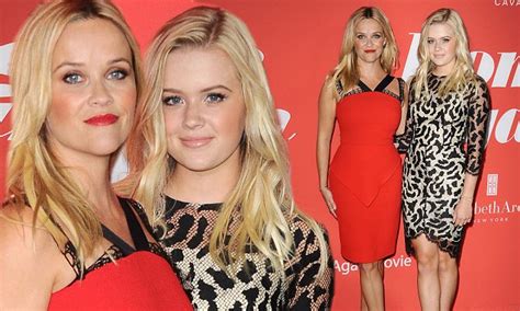 Reese Witherspoon Brings Daughter Ava To Home Again Daily Mail Online