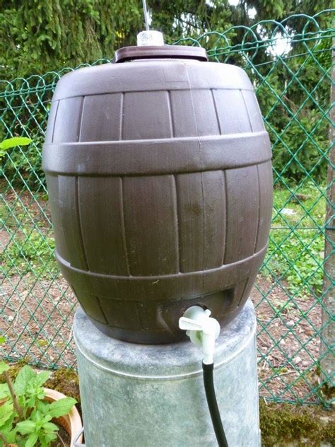 Dimensions de l´abreuvoir automatique poule : bonheurdefemme: Un abreuvoir automatique avec sa jauge.