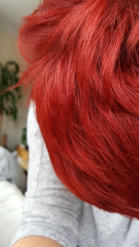 Schwarzkopf Live Ultra Brights 092 Pillar Box Red Hair Dye Dyed Red