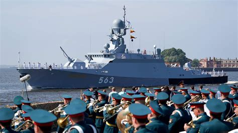 день военно морского флота с какого года празднуется в россии
