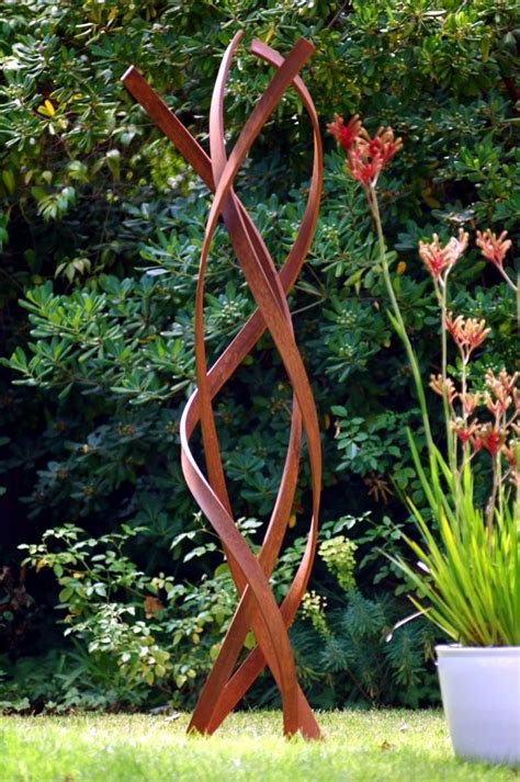 Metal Garden Decorations How Large Sculptures Effect Is Used Metal Garden Art Metal