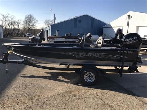 Not sure on hrs but guessing around 50, only took it out a hand full of times last year and once. Lund Pro Guide 1875 Tiller boats for sale in Illinois