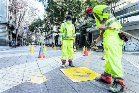 Las autoridades de salud de chile indicaron este jueves que pondrán en cuarentena toda la región metropolitana a partir del sábado 27 de marzo a las 5:00 a.m unas 13.543.370 personas, casi 70% de la población, inicia este jueves una nueva cuarentena en chile, debido a un fuerte aumento de los. Gobierno acuerda sacar de cuarentena a Santiago y Estación ...