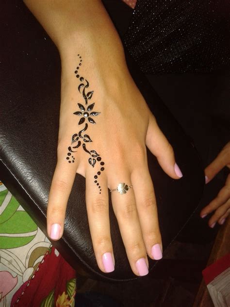 Easy Small Henna Tattoo Designs Keren