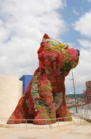 From begonias and petunias in spring and summer to pansies in winter. Jeff Koons' Puppy - Bilbao, Spain - Atlas Obscura