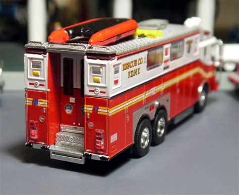 Fdny Fire Truck Model Fdny Rescue 3 Code 3 Collectables 164 Scale