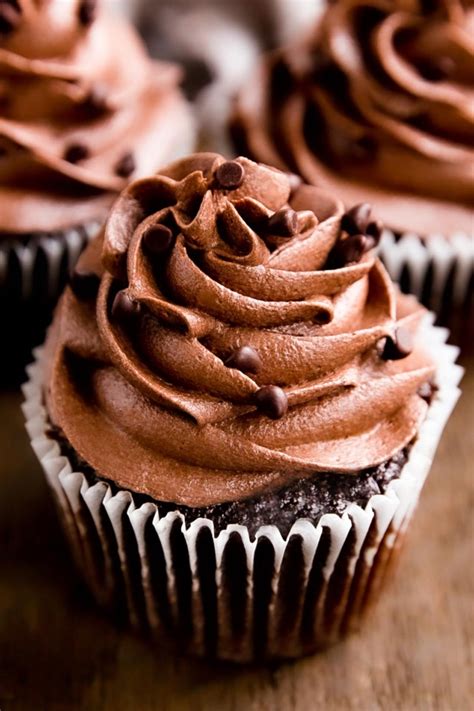 Easy Chocolate Buttercream Frosting Liv For Cake