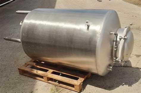 Used Tank 250 Gallon Stainless Steel Dish Top And Dish Bottom