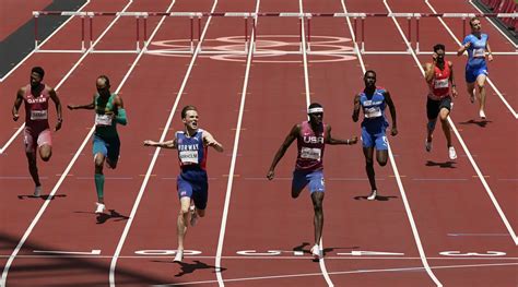 Best Race Ever Warholm Wins Record Setting Hurdles Race Wtop News