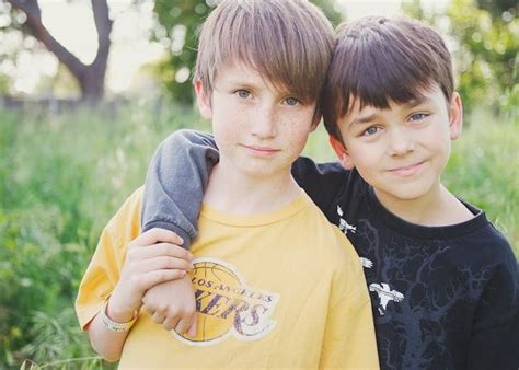 17 Best Ideas About Older Sibling Photography On Pinterest Older