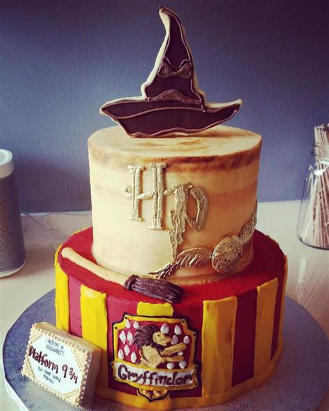 Harry Potter Gryffindor House Cake Hayley Cakes And Cookieshayley