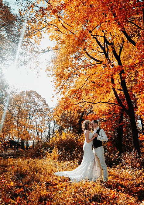 34 Stunning Fall Wedding Photos To Copy Gorgeous Outdoor Shot Of The