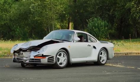 Crashed Porsche 959 Rides On Three Wheels Will Be Auctioned Off
