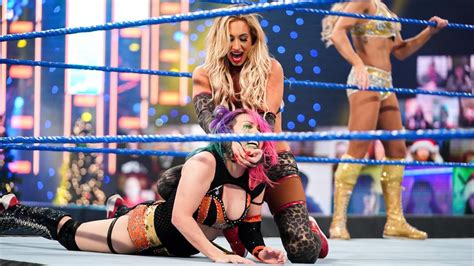 Photos Don T Miss These Incredible Images From The Christmas Edition Of SmackDown Wwe Womens