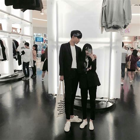 Pin By Mạc An On Ulzzang Couple Matching Couple Outfits Couple