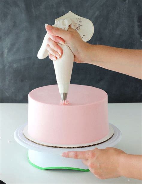 How To Frost A Cake With Buttercream Step By Step Tutorial Photos Creative Cake Decorating