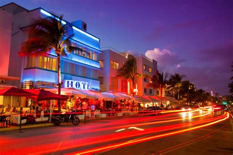 Recorrido por Ocean Drive conoce la calle más famosa de Miami SKY Airline