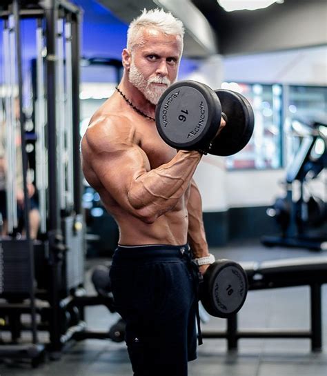This 35 Year Old Fitness Pro Intentionally Looks Double His Age