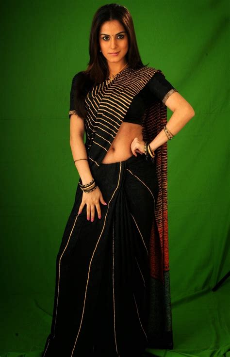 Shraddha Arya Hot Sexy Navel Show Photos In Saree Tollywood Galleries