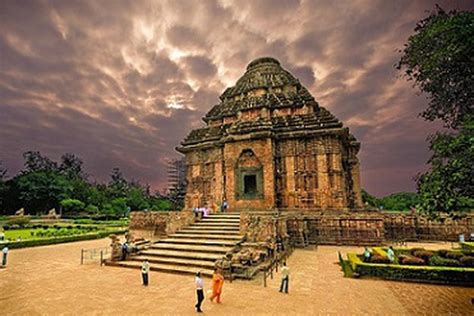10 Most Amazing Monuments Of India That You Must Visit Mad Marketing