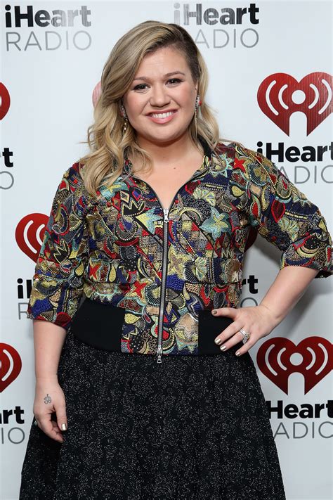 Kelly Clarkson Responds To Fat Shaming Perfectly Because Her Voice Isnt The Only Thing That