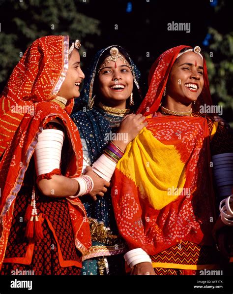 Women In Traditional Indian Dress Jaipur Rajasthan India Stock Photo