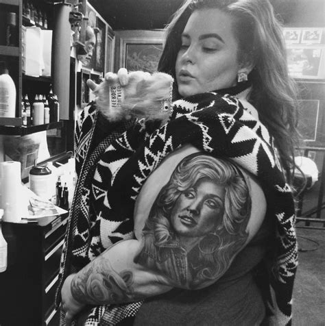 I Am Not A Fan Of Tats But Tess Holiday Is Even More Awesome With A Dolly Tat Its A Good