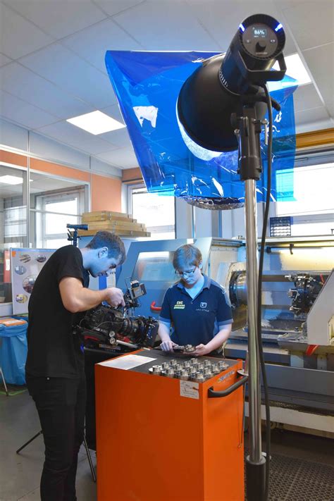 Our strategy is to create new niche market segments that offer our customers innovative solutions with higher added value. Jak atraktivně představit technologie na LIKO-S Industry ...