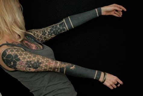 Cartoon tattoos in funny style: BLACKWORK TATTOOS (PICS) | Cyprus International Tattoo ...