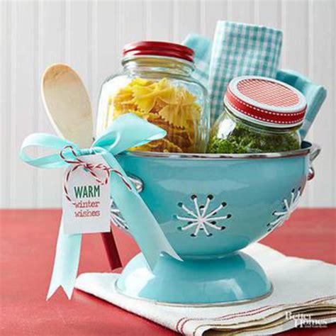 Follow find me a gift. BEST Christmas Gift Baskets! Easy DIY Christmas Gift ...