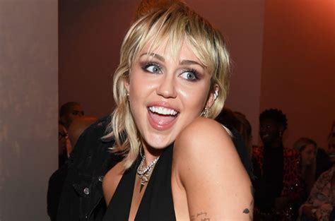 Miley Cyrus Swizz Beatz Timbaland And More Accept Webby Awards With 5