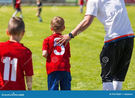 Coach Of Youth Soccer Team Coaching Football Soccer Kids Soccer
