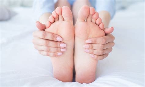 పాదాలు పగలకుండా ఉండాలంటే health benefits how to keep your feet healthy