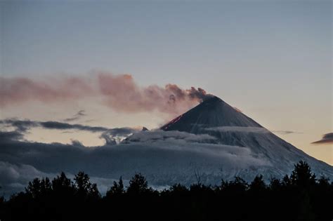 Kluchevskoy Volcano Erupting In Kamchatka Russia At Sunset Oc 4898