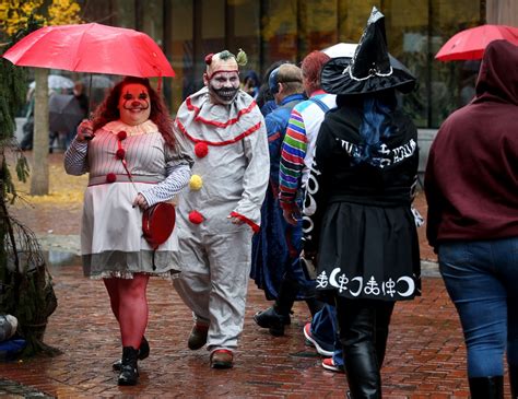 Spooky Halloween Costumes Goosebumps Sweep Through Salem Ma