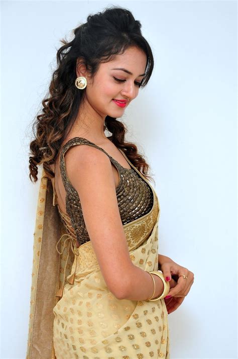 shanvi srivastava hot saree at wedding reception ritzystar