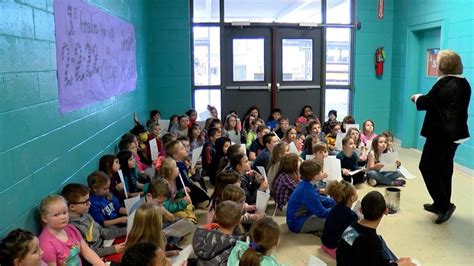 Mantachie First Graders Burying Time Capsule Local