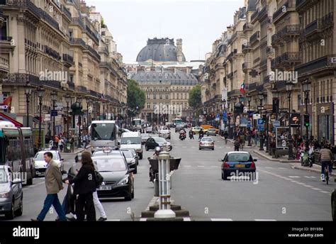 Downtown Paris Hi Res Stock Photography And Images Alamy