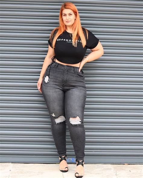 Ioana Chiramodel Fashion Curvy Plus Size Skinny Jeans