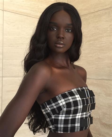 Esta Joven Modelo De 25 Años Es Tan Bella Que Ha Sido Apodada La Barbie Negra