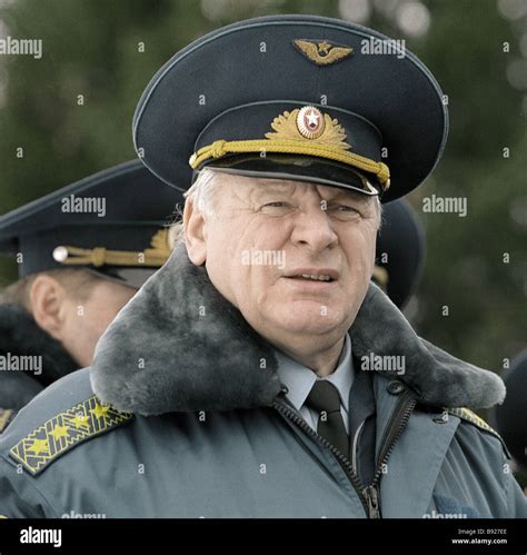 General Del Ejército Vladimir Mikhailov Comandante De La Fuerza Aérea