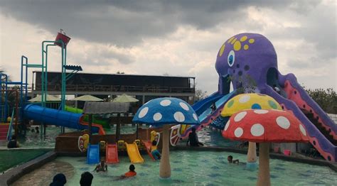 Jenis kolam renang ini berfungsi untuk melakukan kegiatan olahraga air (berenang) untuk anggota keluarga. Kolam Renang Bukit Awan Randuagung Gresik / Resmi Dibuka ...