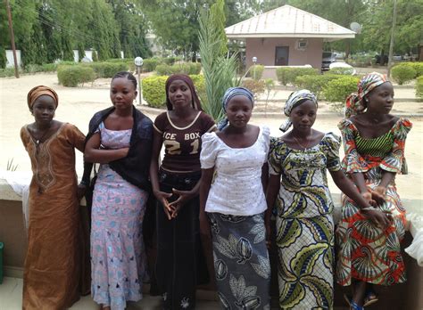 Tales Of Escapees In Nigeria Add To Worries About Other Kidnapped Girls The New York Times