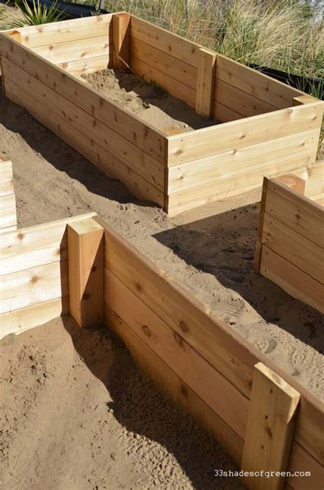 This one is cedar and is holding up to the weather well. 18 Cheap and Easy To Build Raised Garden Beds | Decor Home ...